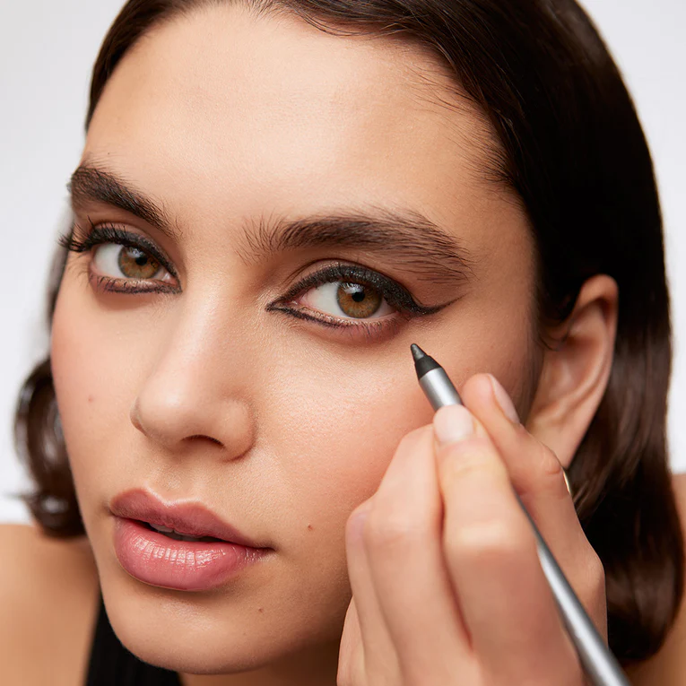 🌸 Longwear Eyeliner - Lightweight and Waterproof